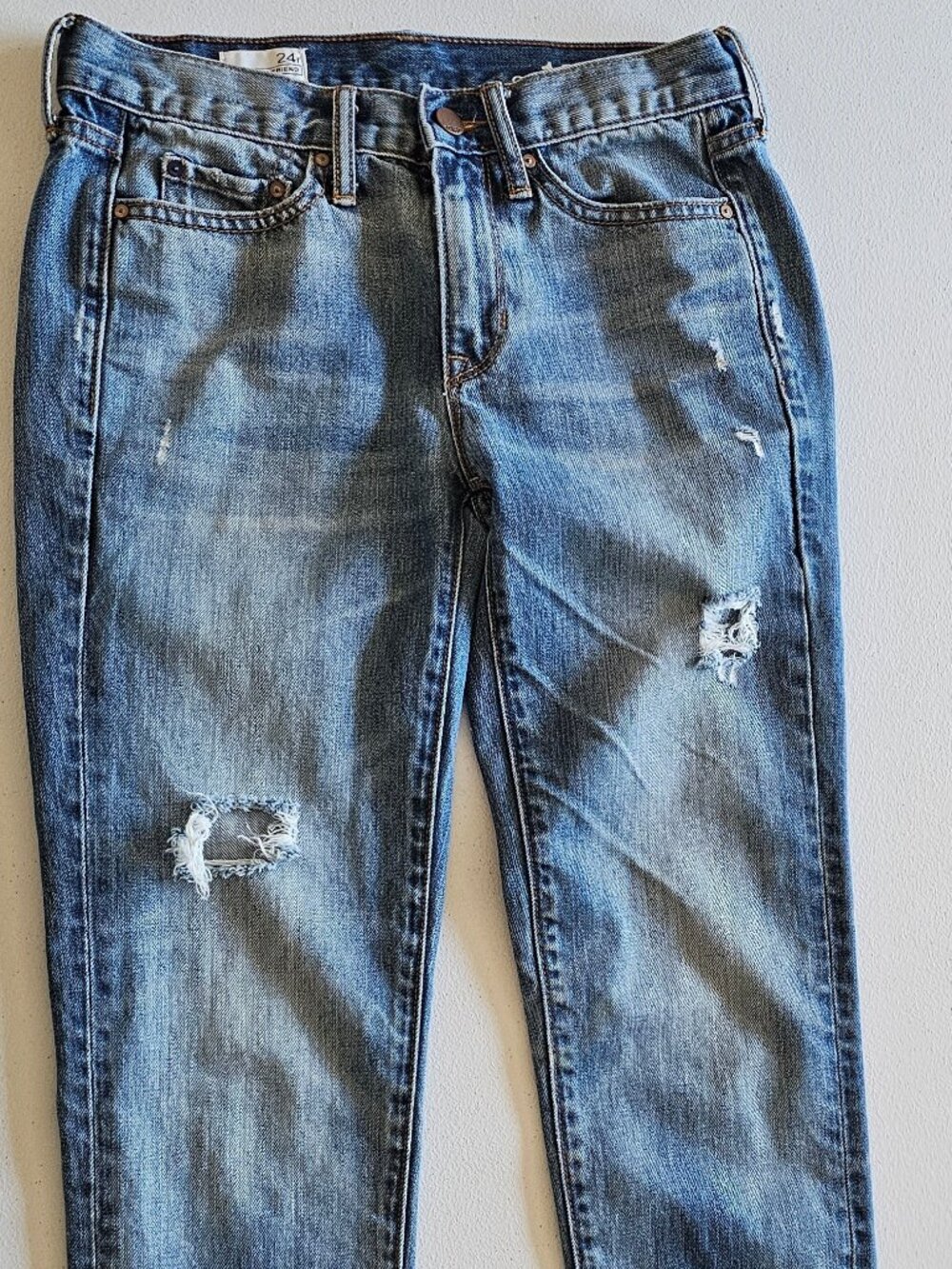 Gap 1969 Women's Sexy Boyfriend Distressed Jeans Ripped & Bleached | Size: 24r